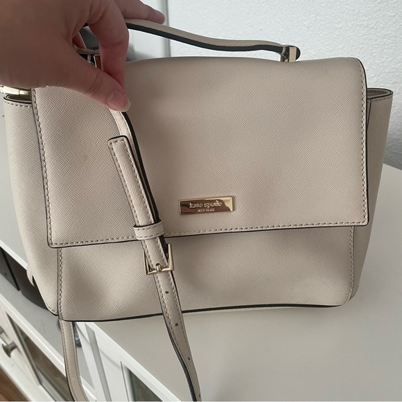 Kate Spade Purse - Picture 3 of 8